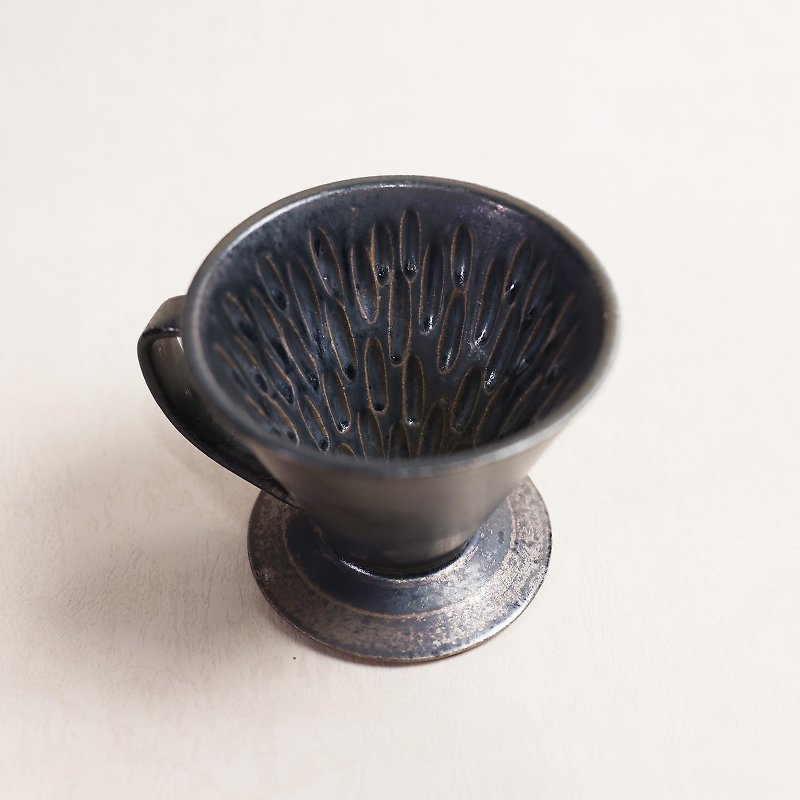 Mingya kiln l wood-fired bronze coffee filter cup Brown engraved pottery coffee utensils pottery - เครื่องทำกาแฟ - ดินเผา สีนำ้ตาล