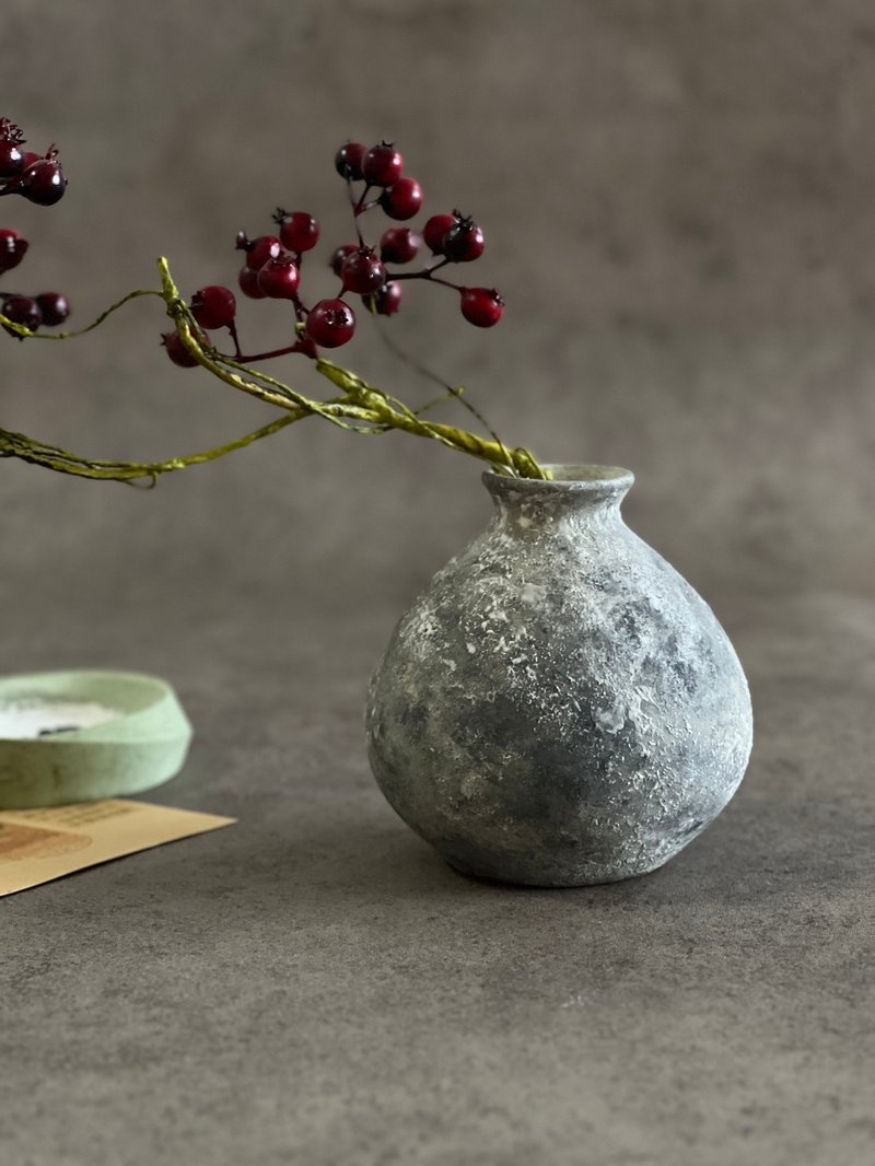 花器/桌上型擺件/灰圓陶瓷/交換禮物/植物 - 花瓶/花器 - 陶 