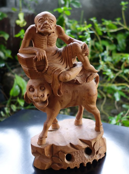 獅子の彫り物 木製 - 置物