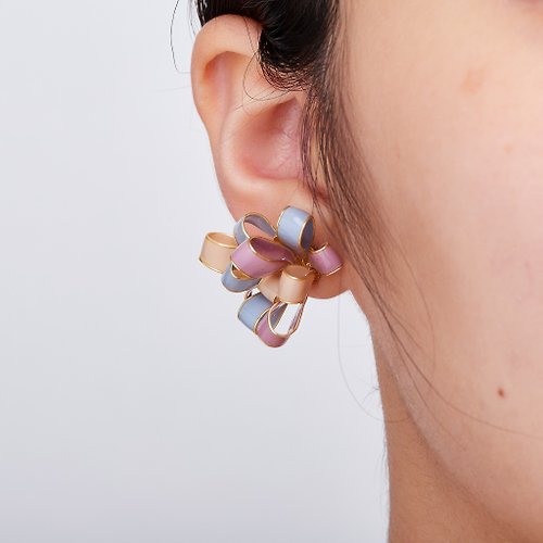 Deardeer手作 緞帶的祝福(禮物)- 手工耳環 樹脂耳環 水晶花 耳針 耳夾