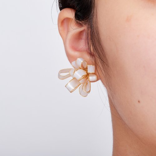 ハンドメイド　リボン　ピアス 500x0.jpg