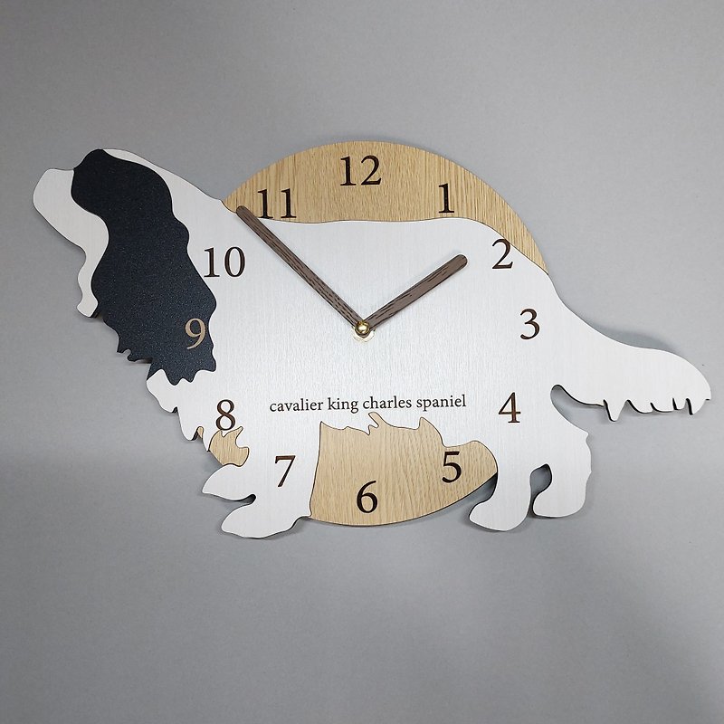 Limited time big discount of 3000 yen off Personalized dog wall clock Cavalier with black ears Silent clock - นาฬิกา - ไม้ 