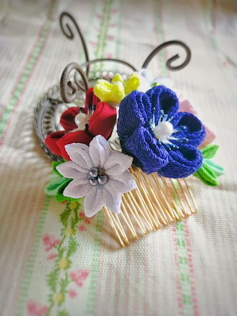 **kehto*つまみ fine work Japanese cloth flower and wind hair comb poppy garden - Hair Accessories - Cotton & Hemp 