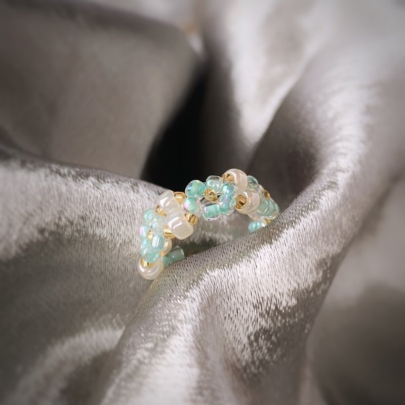 Flower Beaded Ring Glass Beads-Pearl Ocean-Ring- - แหวนทั่วไป - แก้ว สีน้ำเงิน