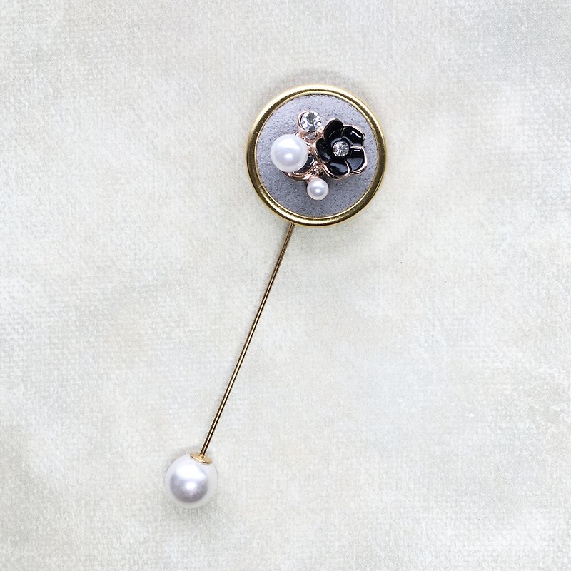 Garden series | Pin/Brooch - Brooches - Other Metals Black