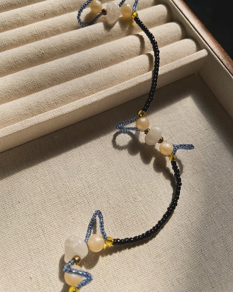 Exclusive selection of limited edition handmade beaded necklaces - สร้อยคอ - วัสดุอื่นๆ สีดำ