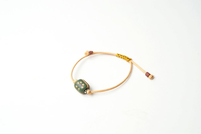 Bayi Workshop Handmade Paiwan Ceramic Beads Single Bead Leather Cord Bracelet/Bracelet/Hand Strap - Bracelets - Other Materials 