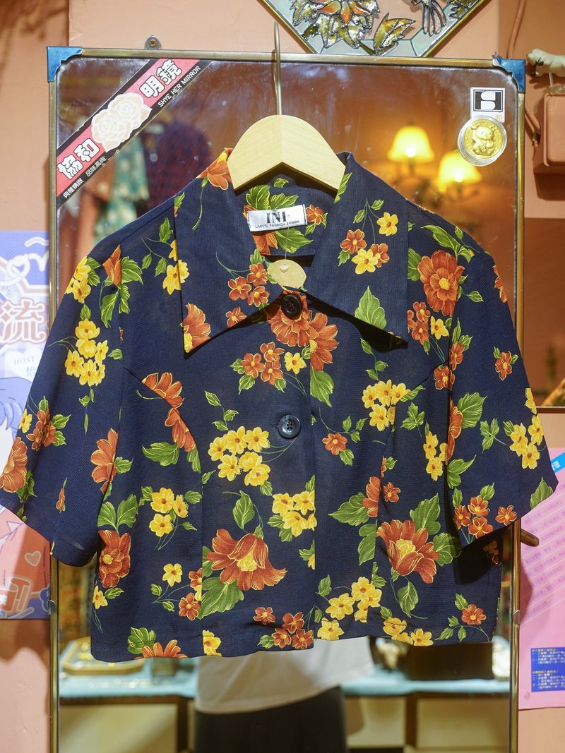 純情百貨行 Vintage 古著改製 古著短版上衣  LS029 深藍花語短版 - 女襯衫 - 聚酯纖維 藍色