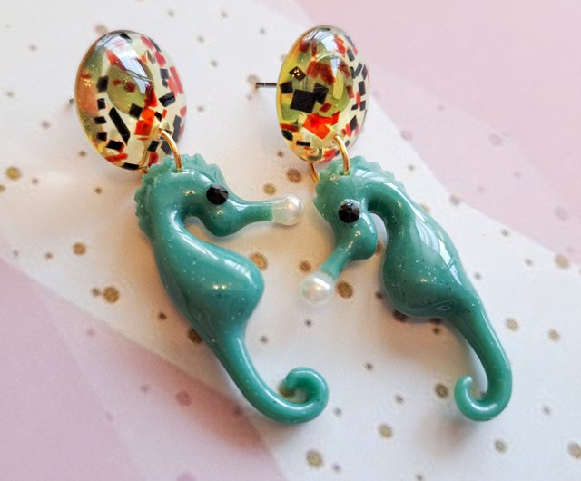 Bubbly seahorse earrings 【セラドングリーン】タツノオトシゴピアス