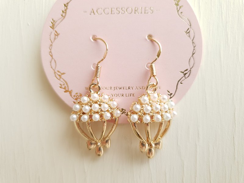 【Wedding】Earrings-Pearl Bouquet (925 Rose Gold Ear Hook) - ต่างหู - เงิน สีทอง