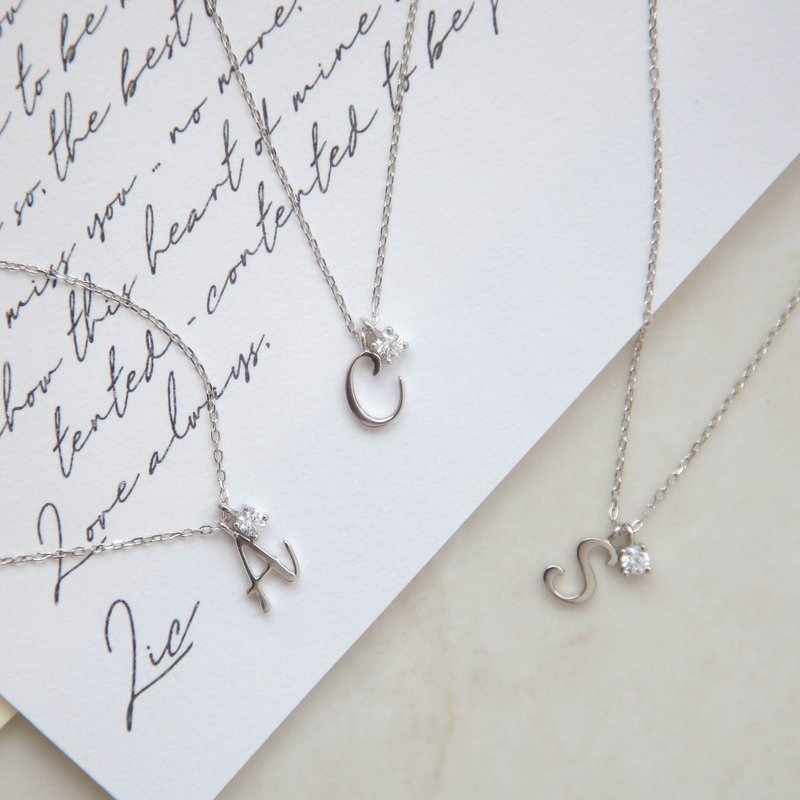 [Customized gift] English letters + top Stone. Sterling silver necklace. It is versatile and does not conflict with styles. Gift - สร้อยคอ - เงินแท้ 