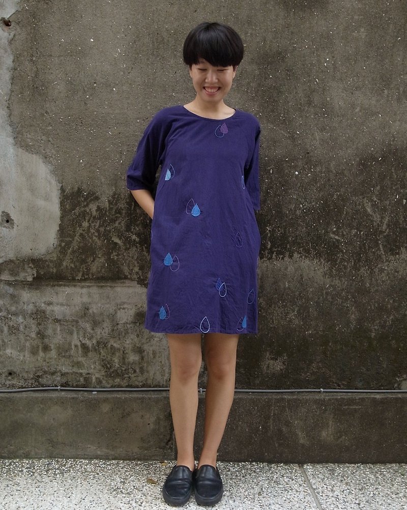【Fair Trade】Embroidery Embroidered Hand woven Cotton Long Shirt Drop_Navy - เสื้อผู้หญิง - ผ้าฝ้าย/ผ้าลินิน สีน้ำเงิน