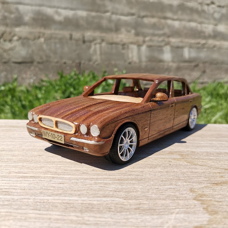 Custom made toy car model Jaguar XJ8 2006 - Items for Display - Wood 
