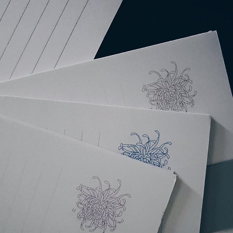 Stationery set/writing/stationery/summer chrysanthemum three colors, 12 sheets in total - Envelopes & Letter Paper - Paper White