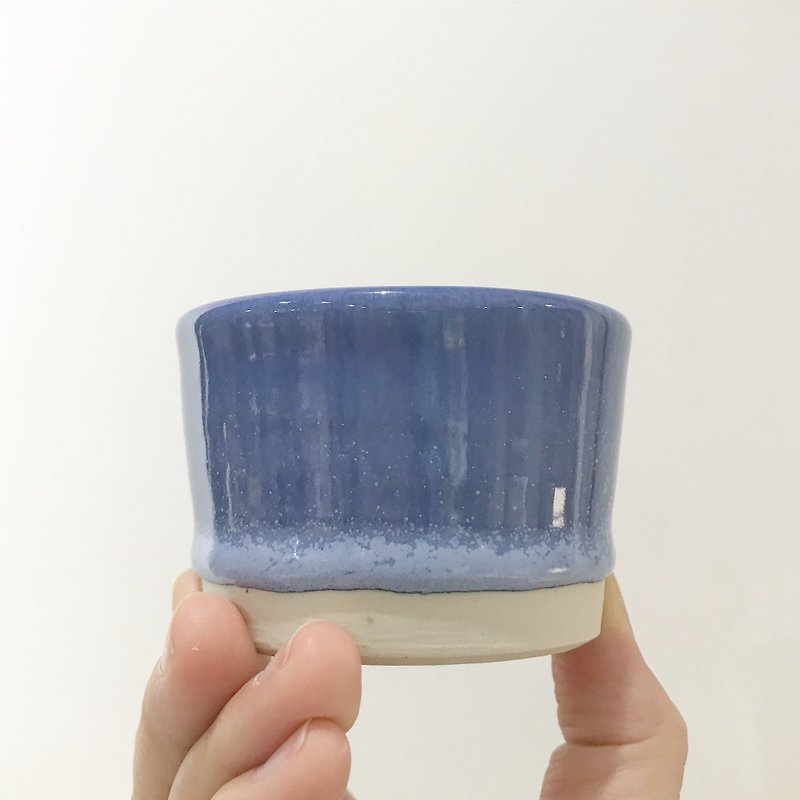 小茶杯 l 清酒杯 l 手作陶器 l 紫藍雪紋結晶釉 - 花瓶/花器 - 陶 藍色