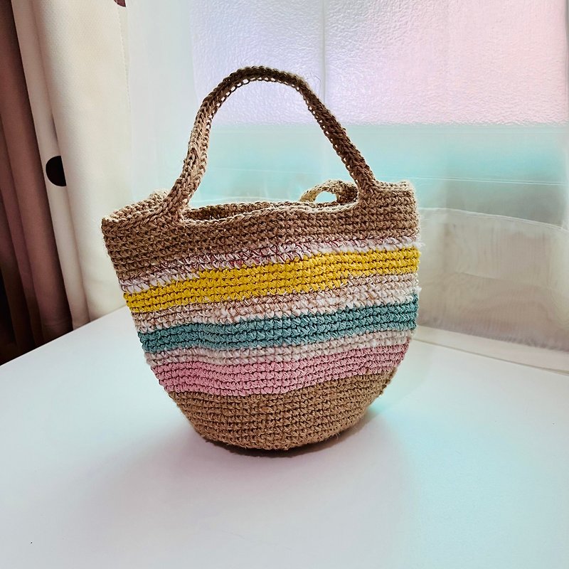 Hand hooked Linen and cotton thread sweet patchwork handbag - กระเป๋าถือ - ผ้าฝ้าย/ผ้าลินิน สีเหลือง
