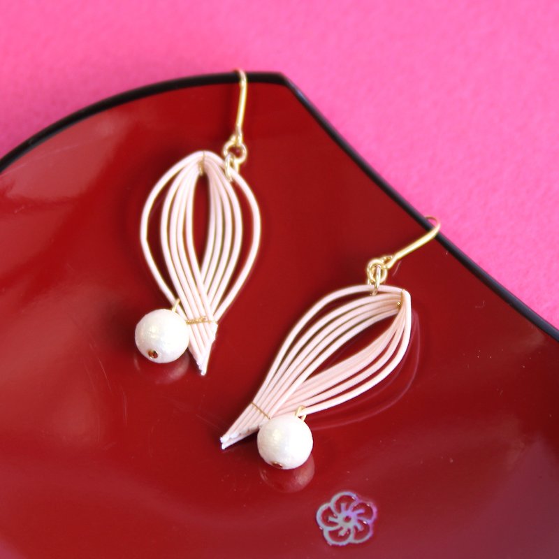 japanese style pierce earring / mizuhiki / japan / accessory / sakura / flower - ต่างหู - ผ้าไหม สึชมพู