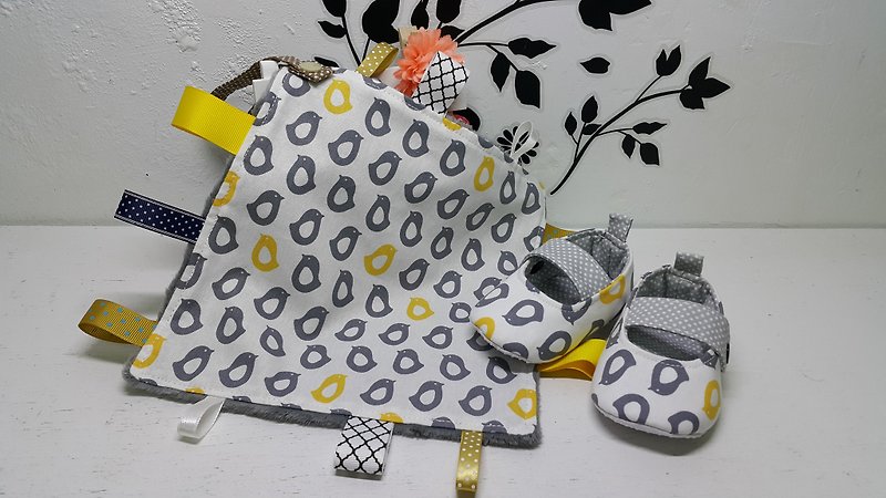 小企鵝排排站彌月禮　寶寶鞋+安撫巾 - 彌月禮盒 - 其他材質 灰色