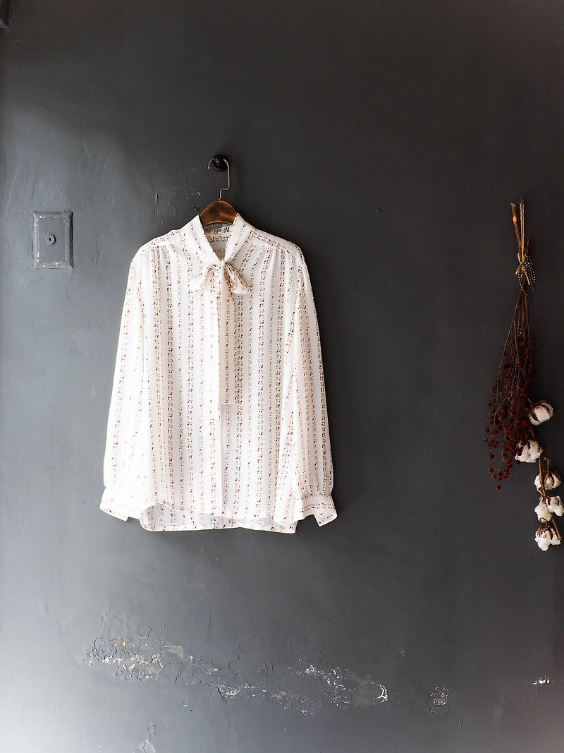 River Water Mountain - Fukushima Spring Japanese Flower Handbag Antique Silk Shirt Tops shirt oversize vintage - เสื้อเชิ้ตผู้หญิง - เส้นใยสังเคราะห์ ขาว
