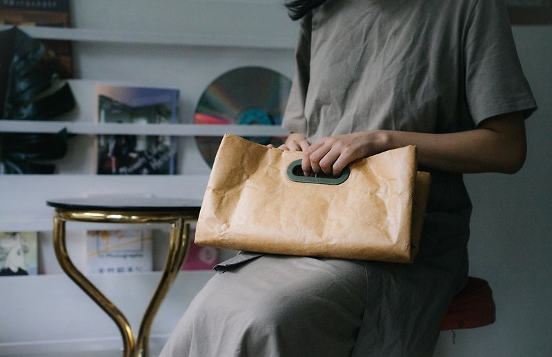 Flybag經典手拿折疊包隨身包 - 手拿包 - 其他人造纖維 卡其色