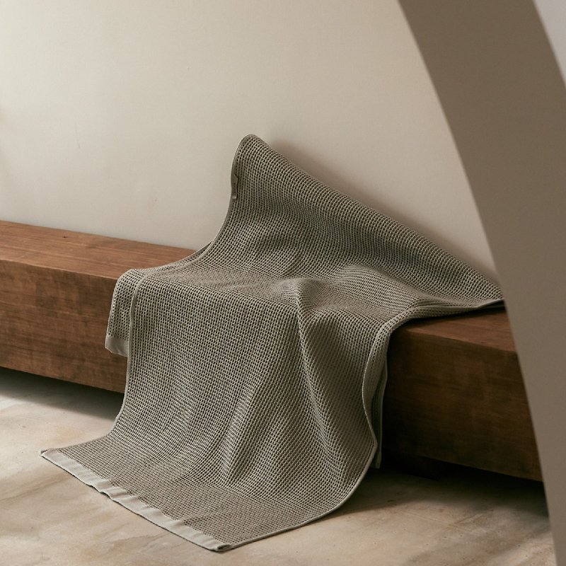 HUNDR. Cotton muffin pattern antibacterial towel/bath towel - Towels - Cotton & Hemp Gray