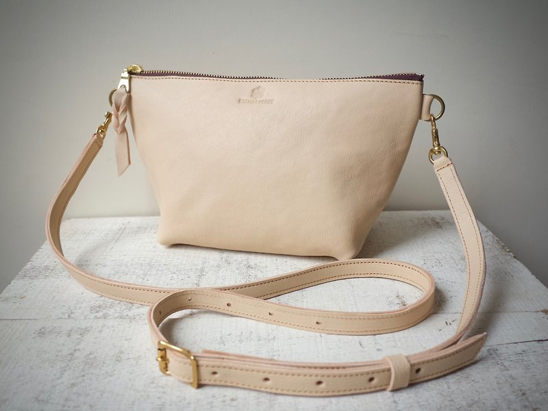 JAPAN Leather Nume Leather Clutch Shoulder Pouch barco L Ivory - กระเป๋าแมสเซนเจอร์ - หนังแท้ ขาว