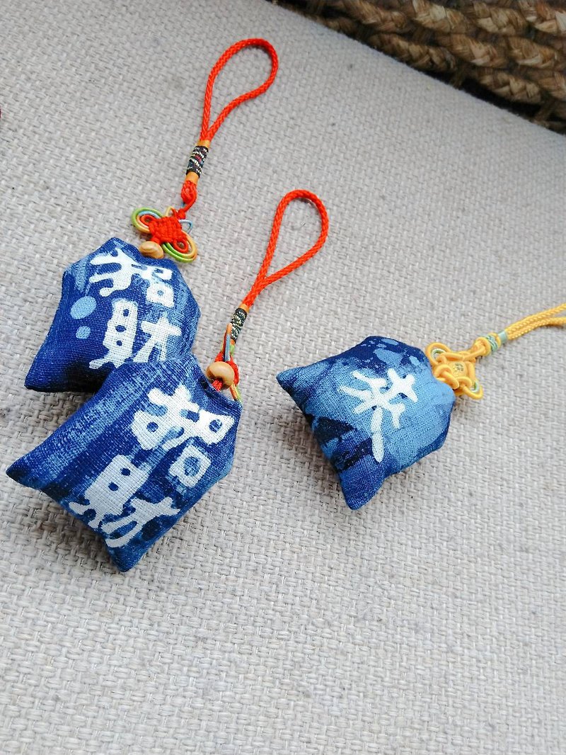 Zhuo Ye Lan Dye-Blue Batik Blessing Omori - อื่นๆ - ผ้าฝ้าย/ผ้าลินิน สีน้ำเงิน