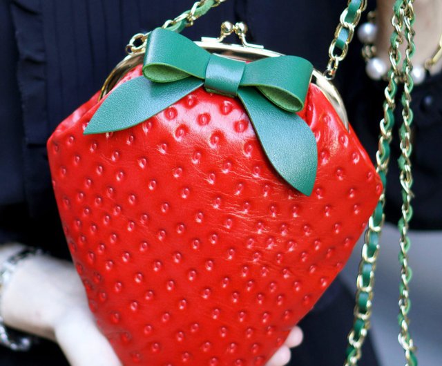 Strawberry bag shoulder bag made of genuine leather - Shop EARL'S FAVOURITE  Messenger Bags & Sling Bags - Pinkoi