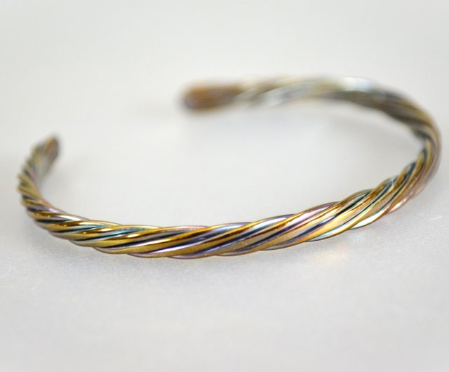 チタン　バングル Titanium bangle・純チタンバングル・サテンシルバー・楕円形