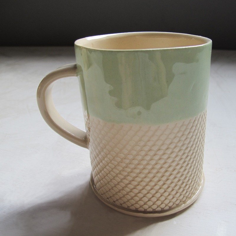 [Five Creative] - pinching the cup (monochrome models) - แก้วมัค/แก้วกาแฟ - ดินเผา 