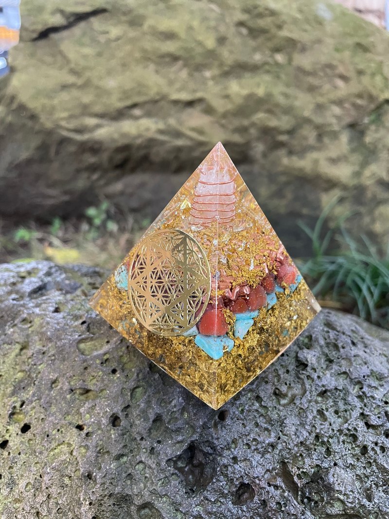 (南紅瑪瑙+綠松石)奧根塔/奧根能量塔/奧鋼塔/6CM/Orgonite - 擺飾/家飾品 - 樹脂 