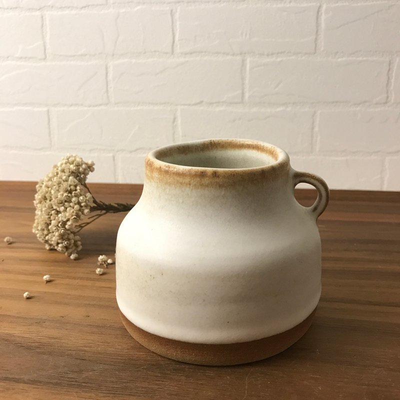 【 小丸花器 】寬口  餅乾釉  植物  花瓶    花器  花盆 - 花瓶/花器 - 陶 咖啡色