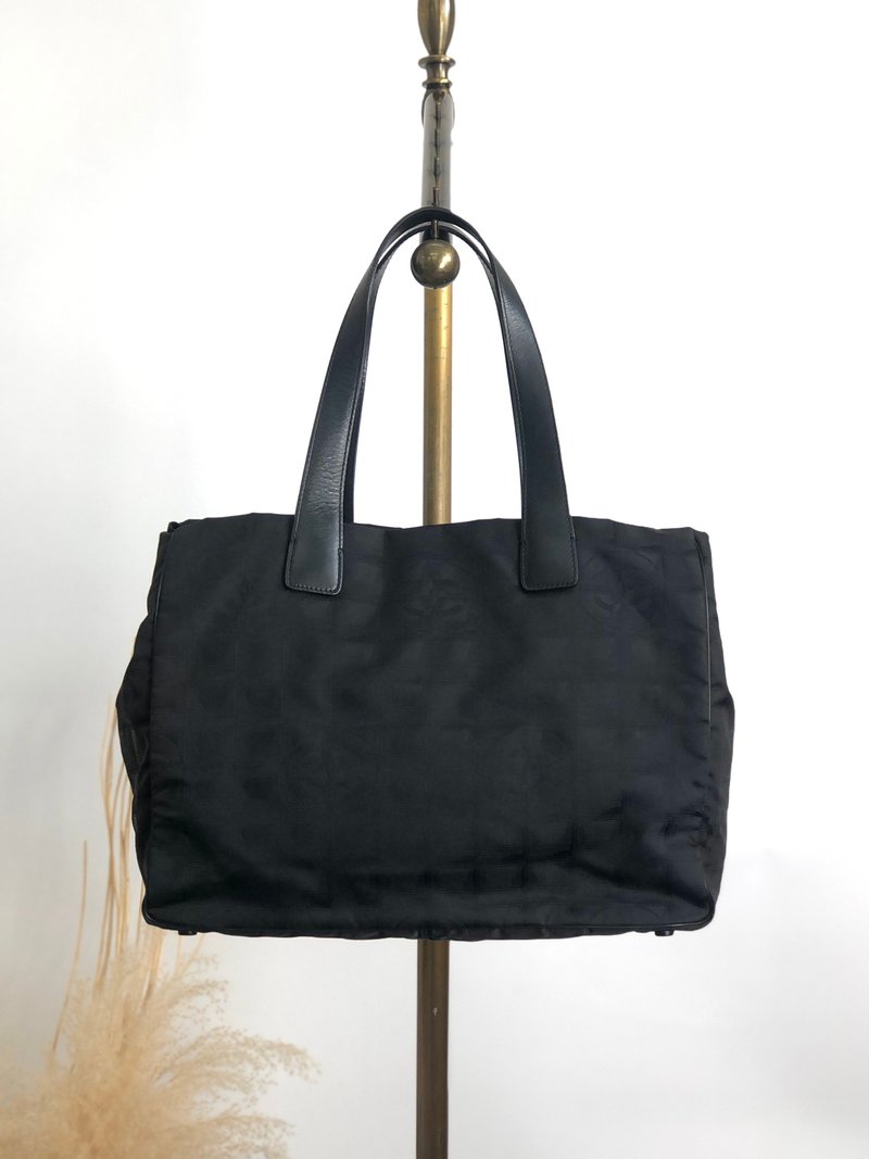 【 日本直送　名牌中古包 】CHANEL シャネル ニュートラベルライン トートバッグ ブラック ナイロン vintage ヴィンテージ オールド j88xfn - 手提包/手提袋 - 尼龍 黑色