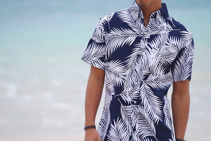 Men's resort shirt palm leaf navy S size - กางเกงขาสั้น - วัสดุอื่นๆ สีน้ำเงิน