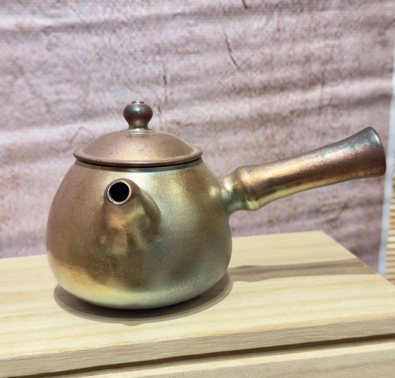 新年の贈り物  金銀彩の薪釜 - 急須・ティーカップ - 陶器 