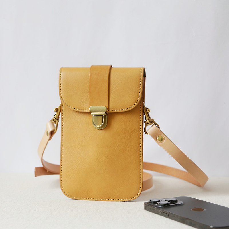 Smartphone shoulder bag, smartphone pouch, ladies' shoulder bag, wallet pouch, wallet shoulder bag, crossbody bag, long wallet, coin purse, lightweight, card case, vertical type - กระเป๋าแมสเซนเจอร์ - หนังแท้ สีเหลือง