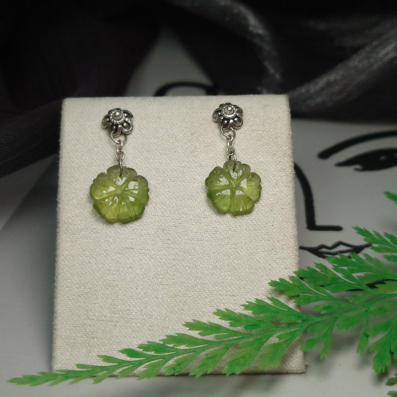 Earrings, Green Tourmaline, Sterling Silver, Flower, Handmade Jewelry - Earrings & Clip-ons - Gemstone Green