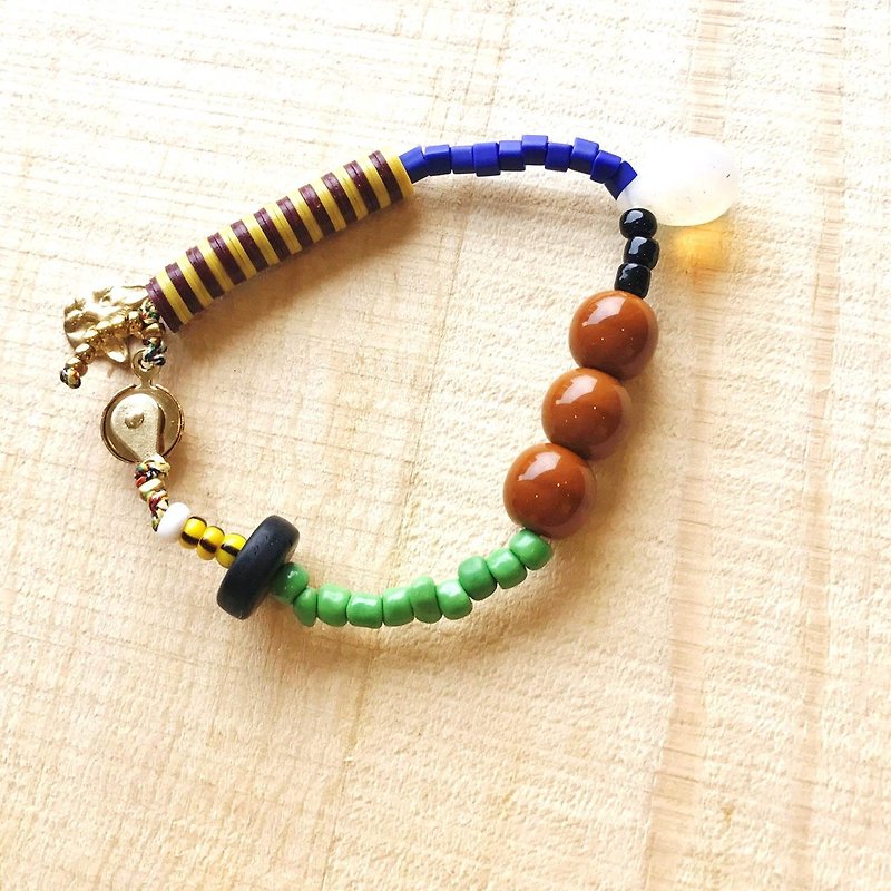 [Cat and Mice • Beads beat Beads] bracelet collection-009 Chocolate lovers. - สร้อยข้อมือ - อะคริลิค หลากหลายสี