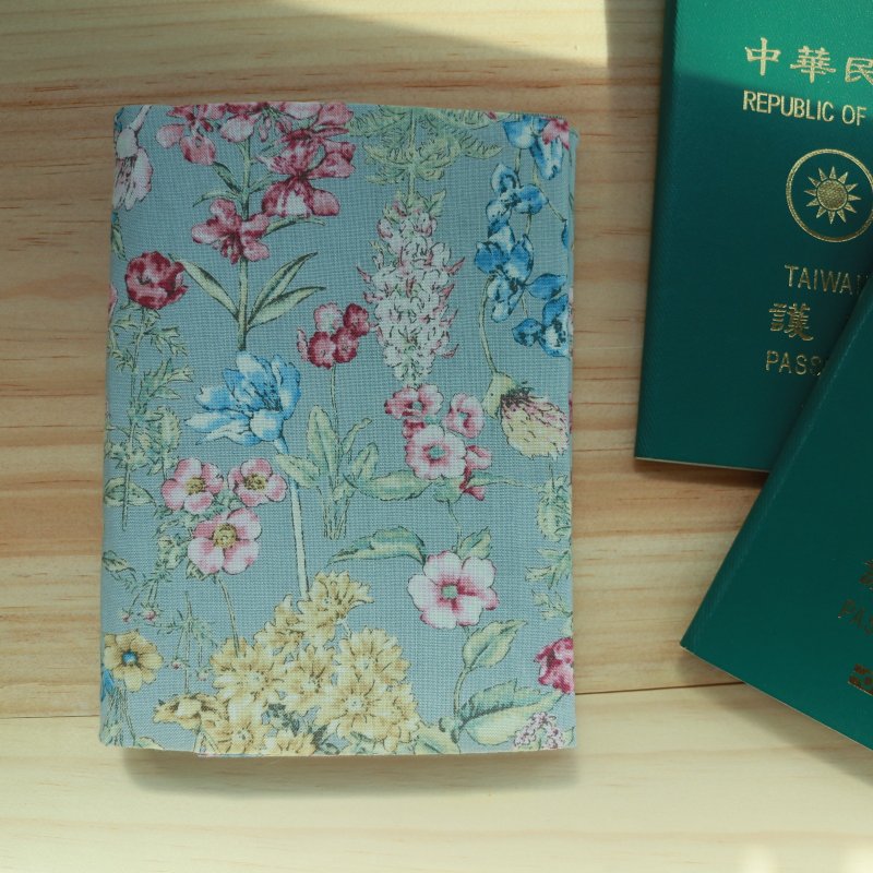 [Secret Garden-Light Blue] Passport Cover Passport Holder Passport Bag - ที่เก็บพาสปอร์ต - ผ้าฝ้าย/ผ้าลินิน สีน้ำเงิน