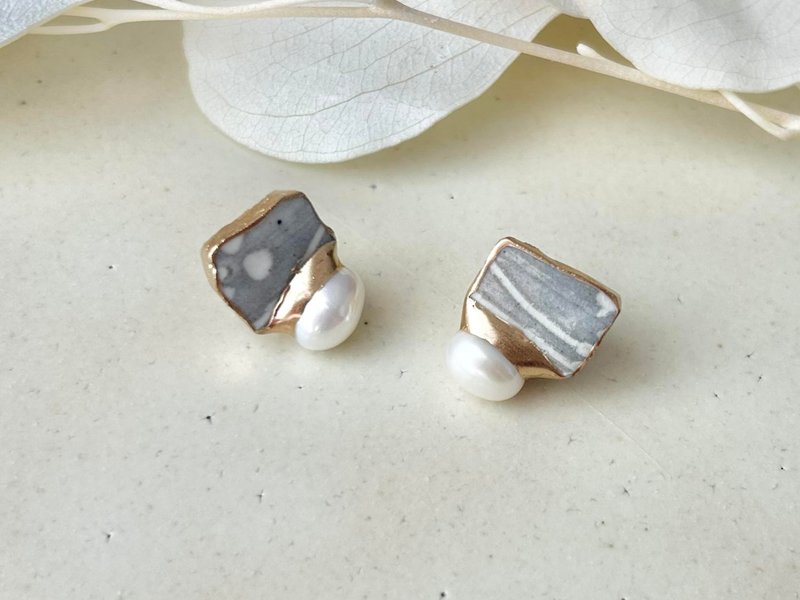 京焼　金継ぎ　サージカルステンレスピアス　グレー　淡水パール　天然石　 伝統工芸　No.183 - 耳環/耳夾/耳骨夾 - 陶 灰色