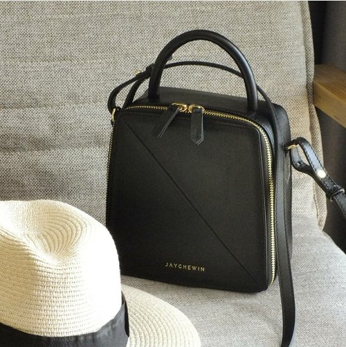 JAYCHEWIN 泰國包 真皮斜揹包 Butter Cross-body Bag / Charcoal Black