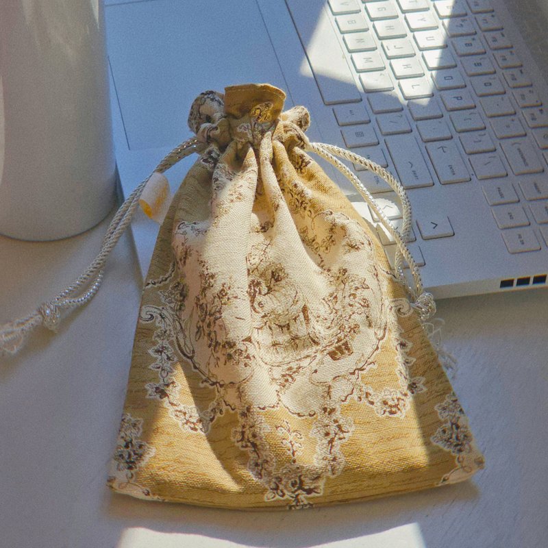 Nina Draw string bag Small gift bag French Print Design Cotton Toile de jouy - กระเป๋าถือ - ผ้าฝ้าย/ผ้าลินิน สีกากี