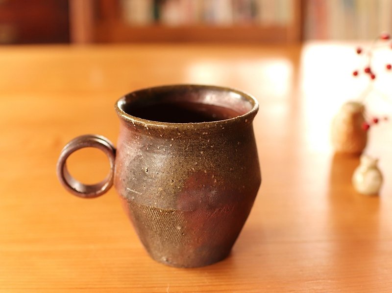 Bizen coffee cup (wild plants) c 9 - 013 - แก้วมัค/แก้วกาแฟ - ดินเผา สีนำ้ตาล