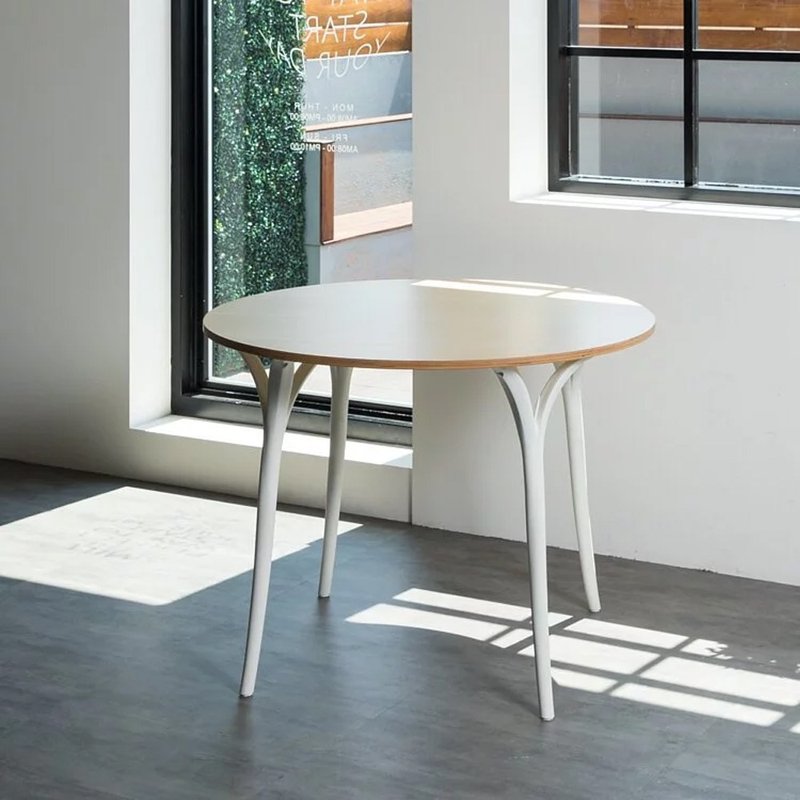 Chloe Chloe Modern Round Table 100 - Dining Tables & Desks - Other Materials 