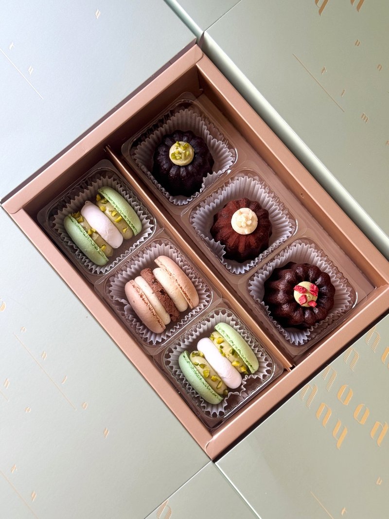 Dessert gift box - เค้กและของหวาน - วัสดุอื่นๆ สีเขียว