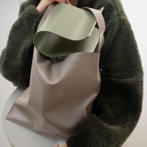 RUST BRAND HOBO LARGE - GREIGE / RUST BRAND