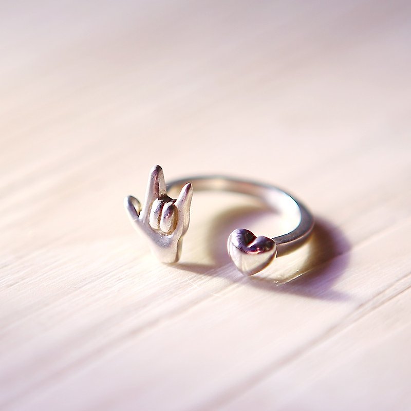 Sterling Silver Love Hand Sign & Heart Shaped Ring, Heart Ring, Love Sign Ring - 戒指 - 其他金屬 銀色