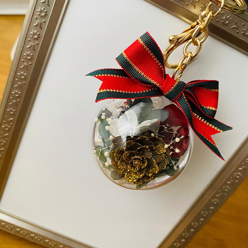 Christmas pine cone flower ball pendant DIY material package pine Acrylic ball Christmas gift key ring pendant - จัดดอกไม้/ต้นไม้ - พืช/ดอกไม้ 