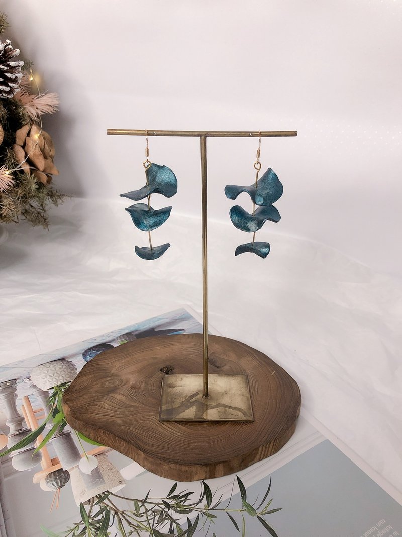 Eucalyptus handmade leather earrings - Earrings & Clip-ons - Genuine Leather Blue