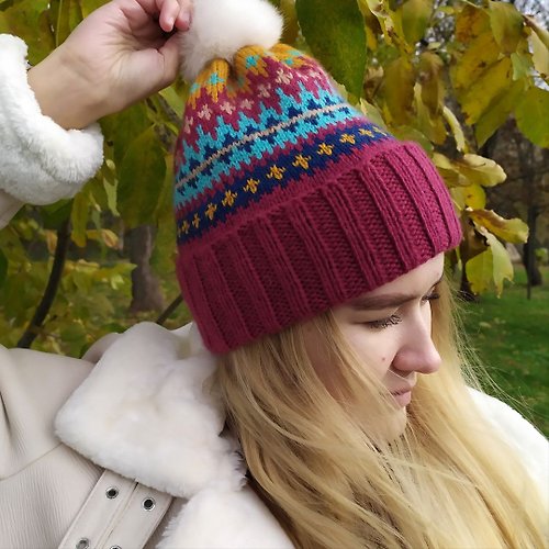 TeploTebe Bright womens hat/ Pompom hat/ Winter accessory